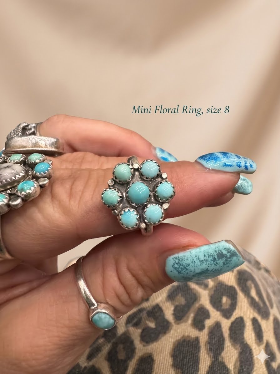 Mini floral Ring